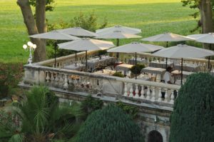 Restaurant terrasse dans les Bouches du Rhône